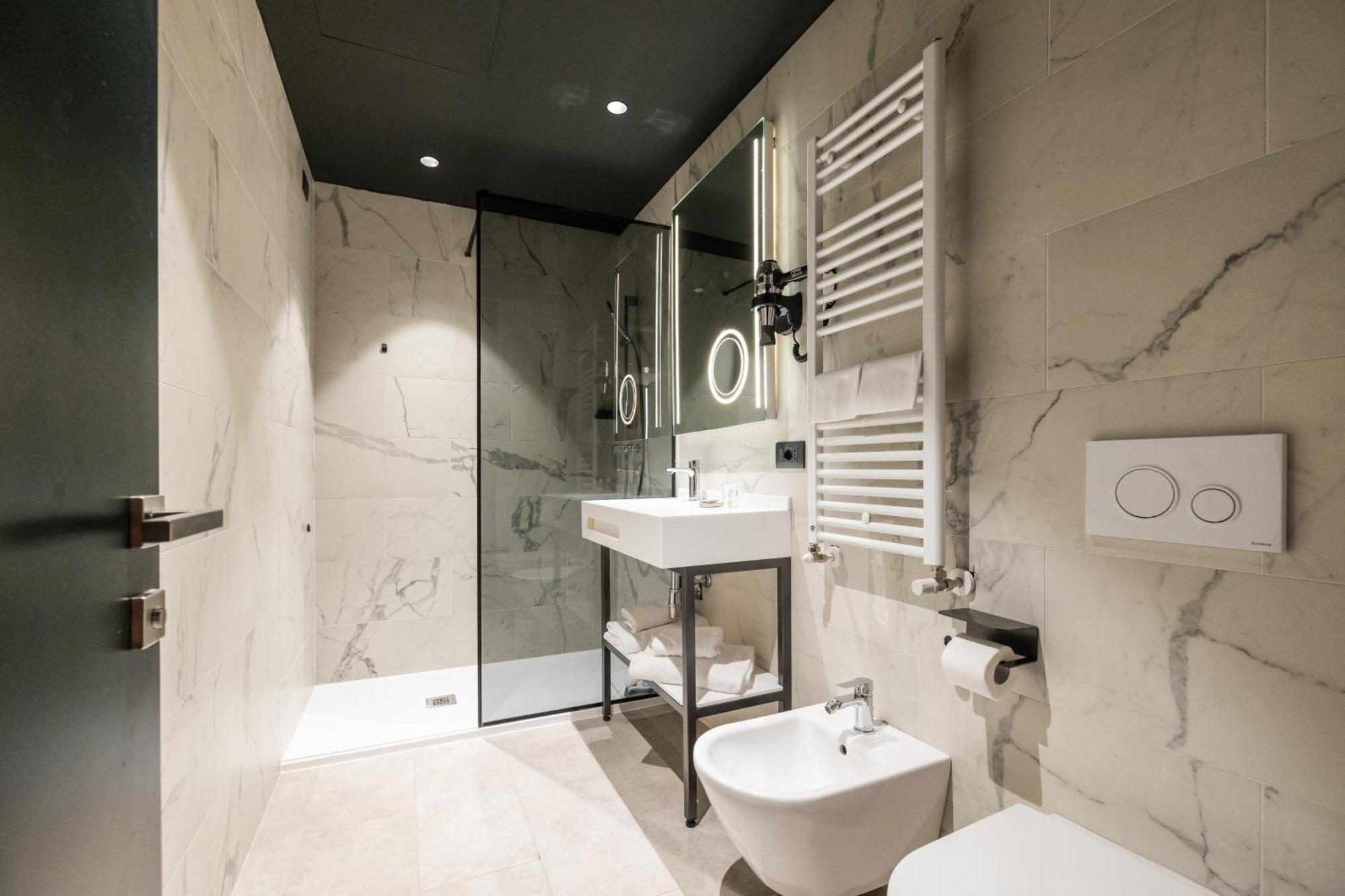 Joy 124 Hotel Milano Luaran gambar